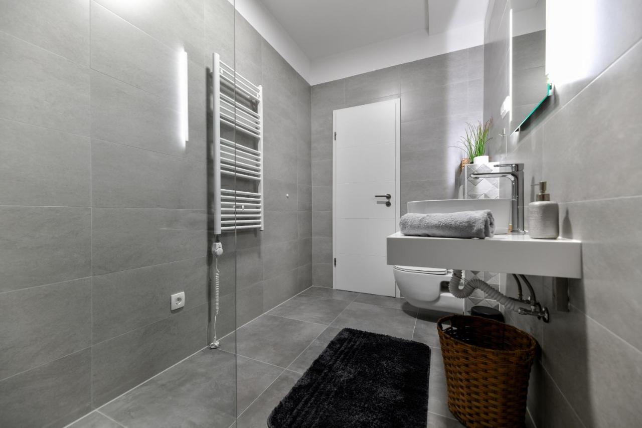 Luxe Apartments Zara Esterno foto