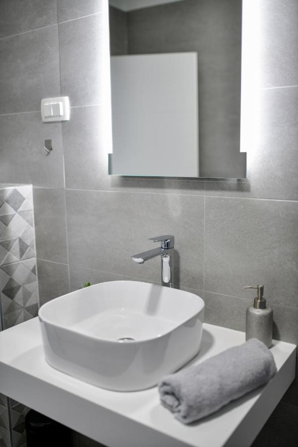 Luxe Apartments Zara Esterno foto