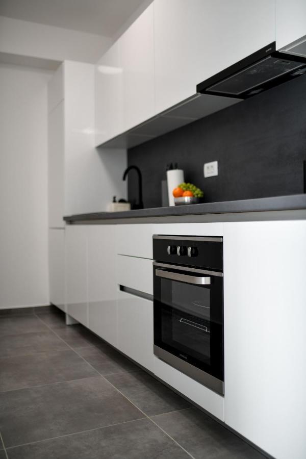 Luxe Apartments Zara Esterno foto