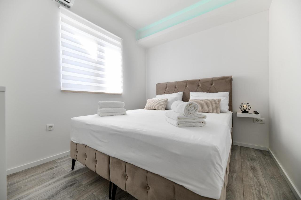 Luxe Apartments Zara Esterno foto