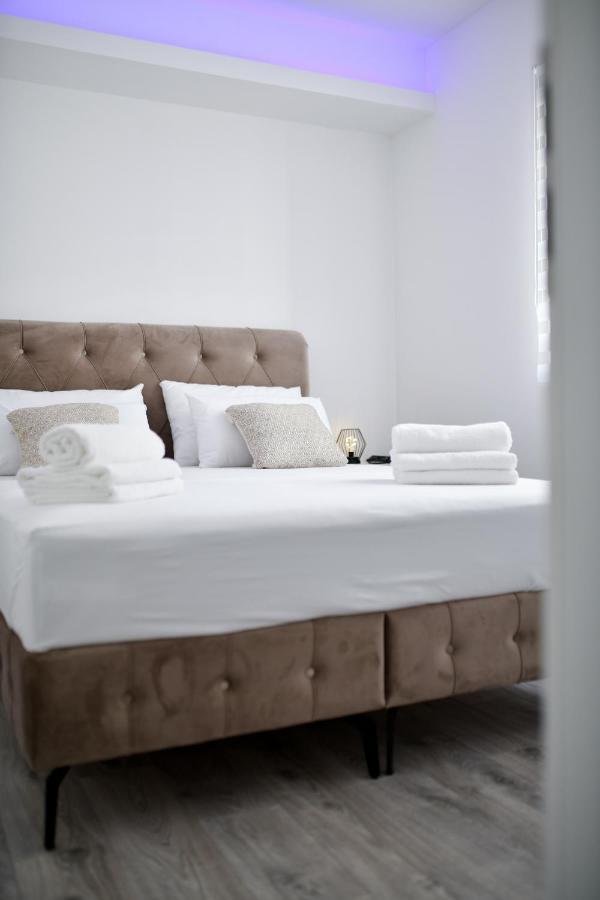 Luxe Apartments Zara Esterno foto
